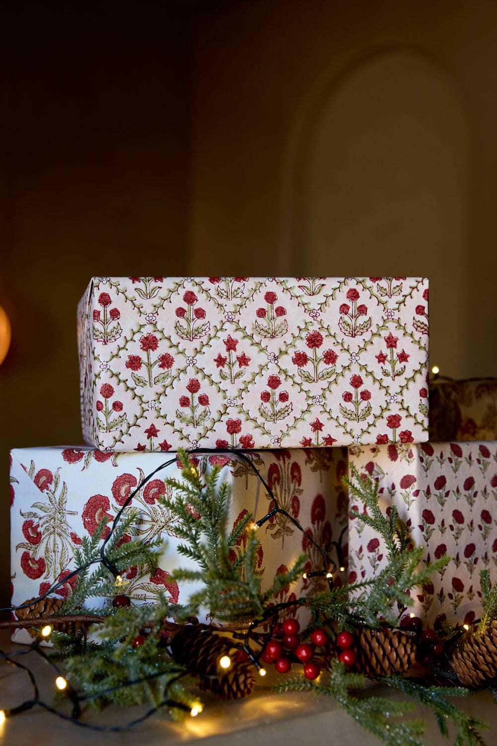 Block Printed Wrapping Paper Sheets - Floral Lattice Winter Red