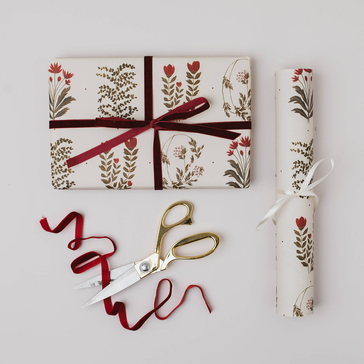 Red Floral Botanical Luxury Gift Wrap Christmas Papers