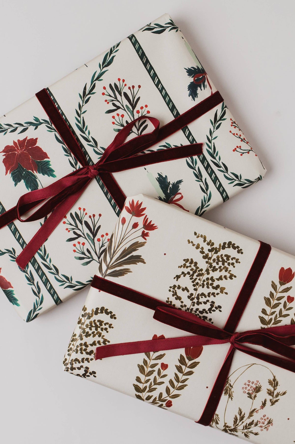 Red Floral Botanical Luxury Gift Wrap Christmas Papers